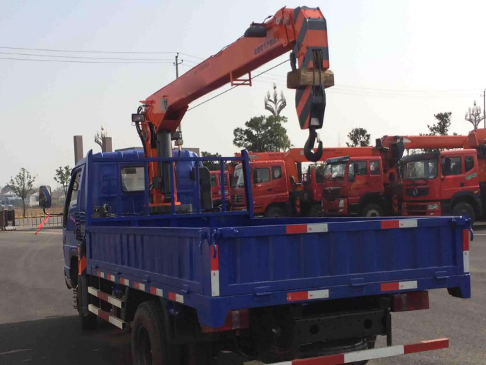 隨車起重機