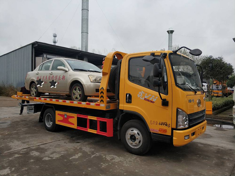 伊春市鐵力市汽車雪地困境救援：專業(yè)服務(wù)，助您安全脫困