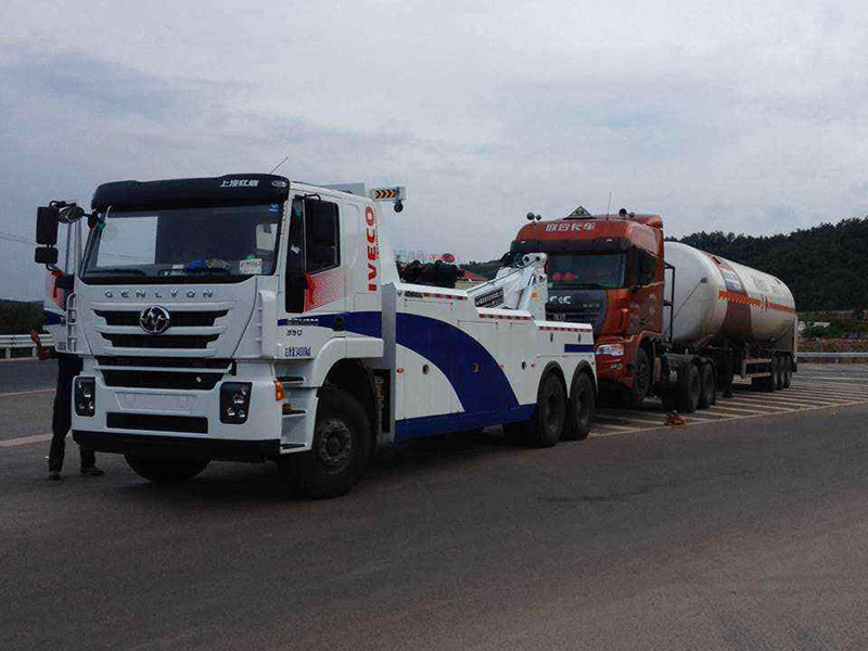 齊齊哈爾市依安縣汽車雪地困境救援：專業(yè)救援，讓您的愛車安全回家